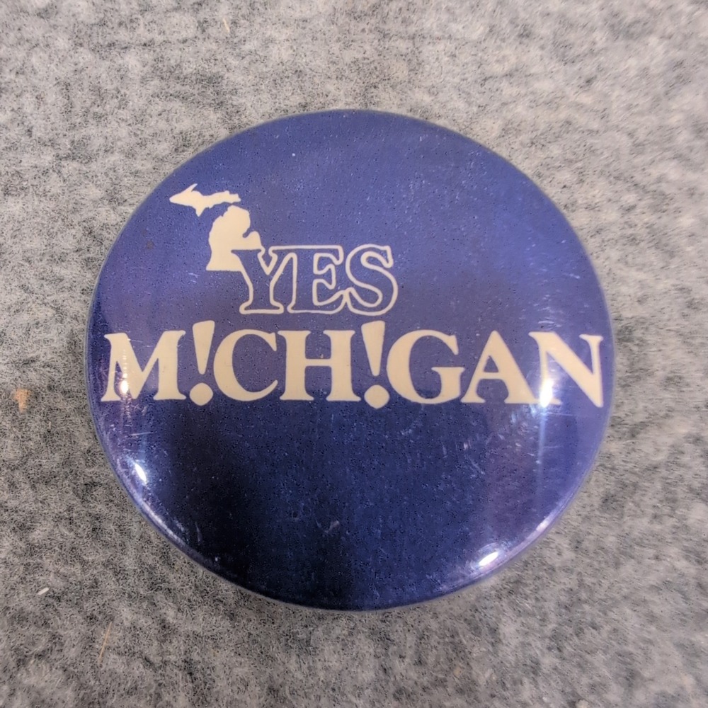 Yes Michigan State Pride Souvenir Pin Button Collectible - Picture 1 of 2